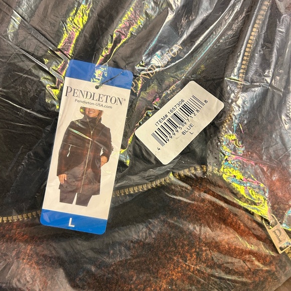 NWT Pendleton Ladies' Wool Blend Walker Coat Outdoor Winter Cozy - size L - Picture 2 of 8